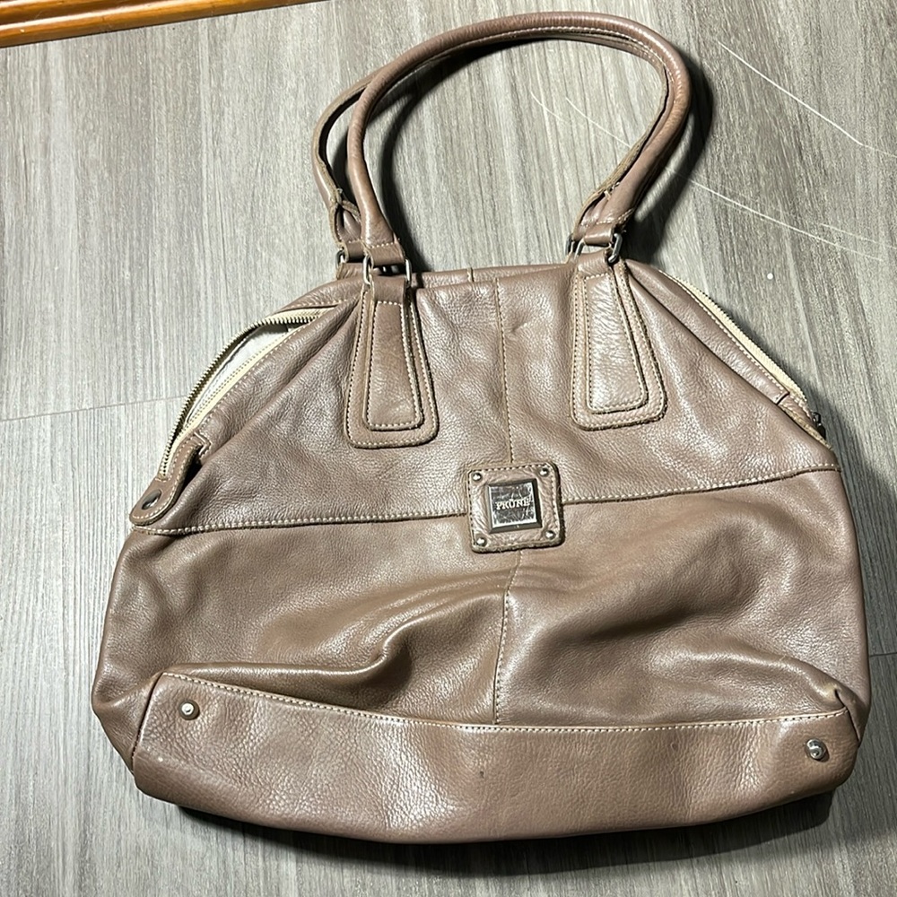 Prune leather metal feet large tote bag ideal for travel made in Argentina